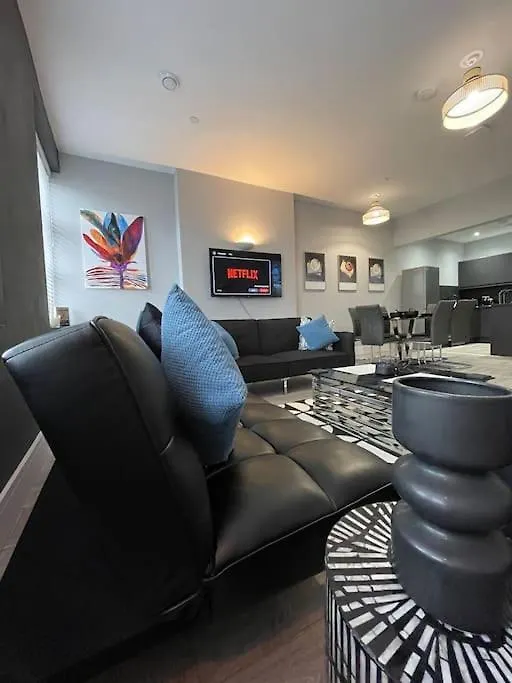 شقة Luxury 2 Bed City Centre Duplex With High Ceilings كارديف